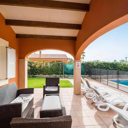 Lila Cala'N Bosch (Menorca)